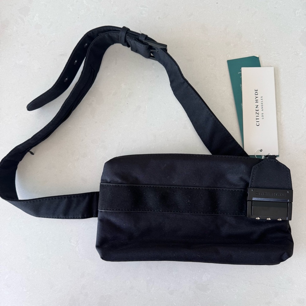 NWT Citizen Hyde Lockable, Odor Resistant Belt Bag, The Marley, Black